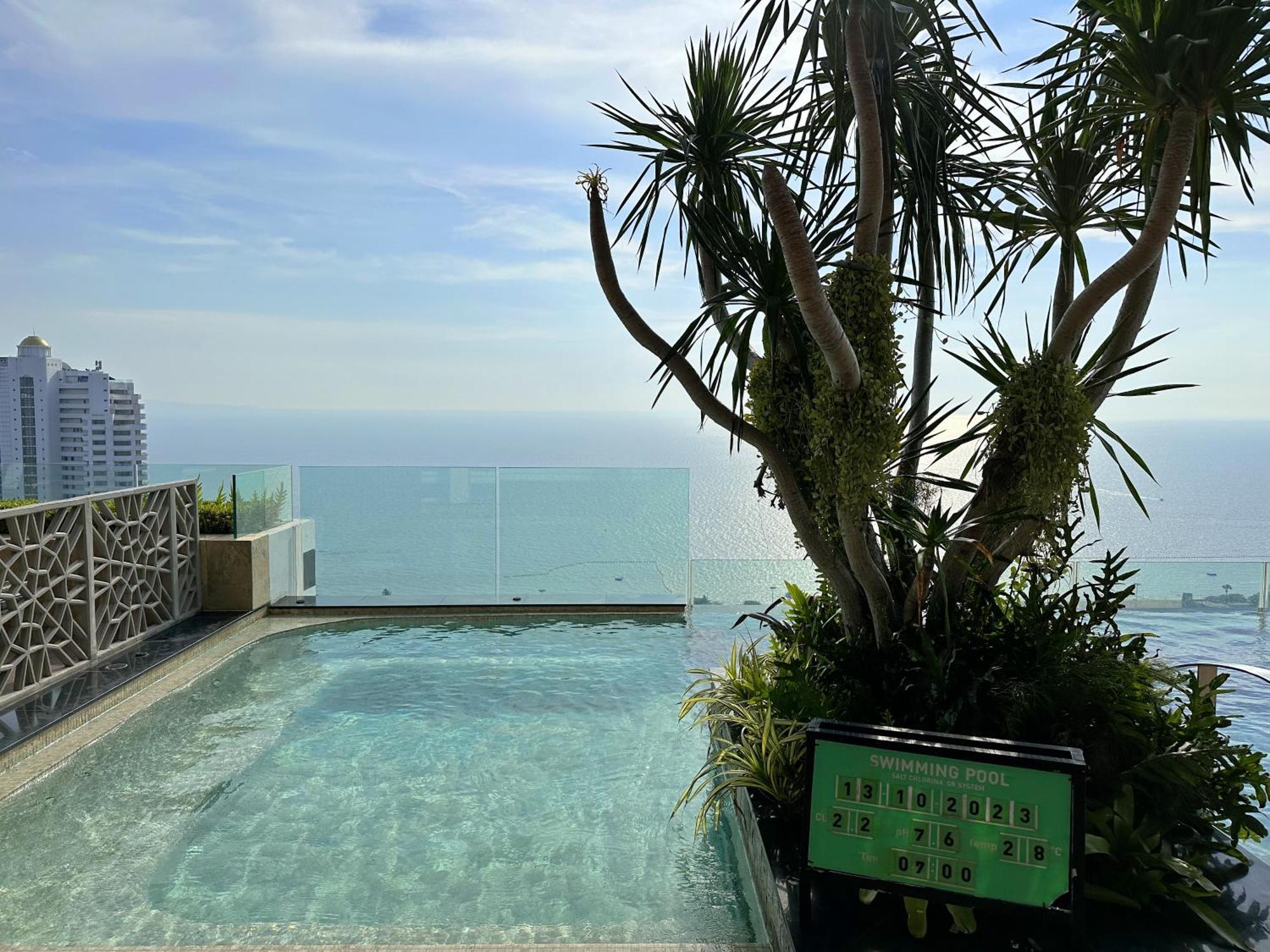 芭提雅高层海景奢华公寓the Riviera Jomtien生香家直达海滩2704 エクステリア 写真
