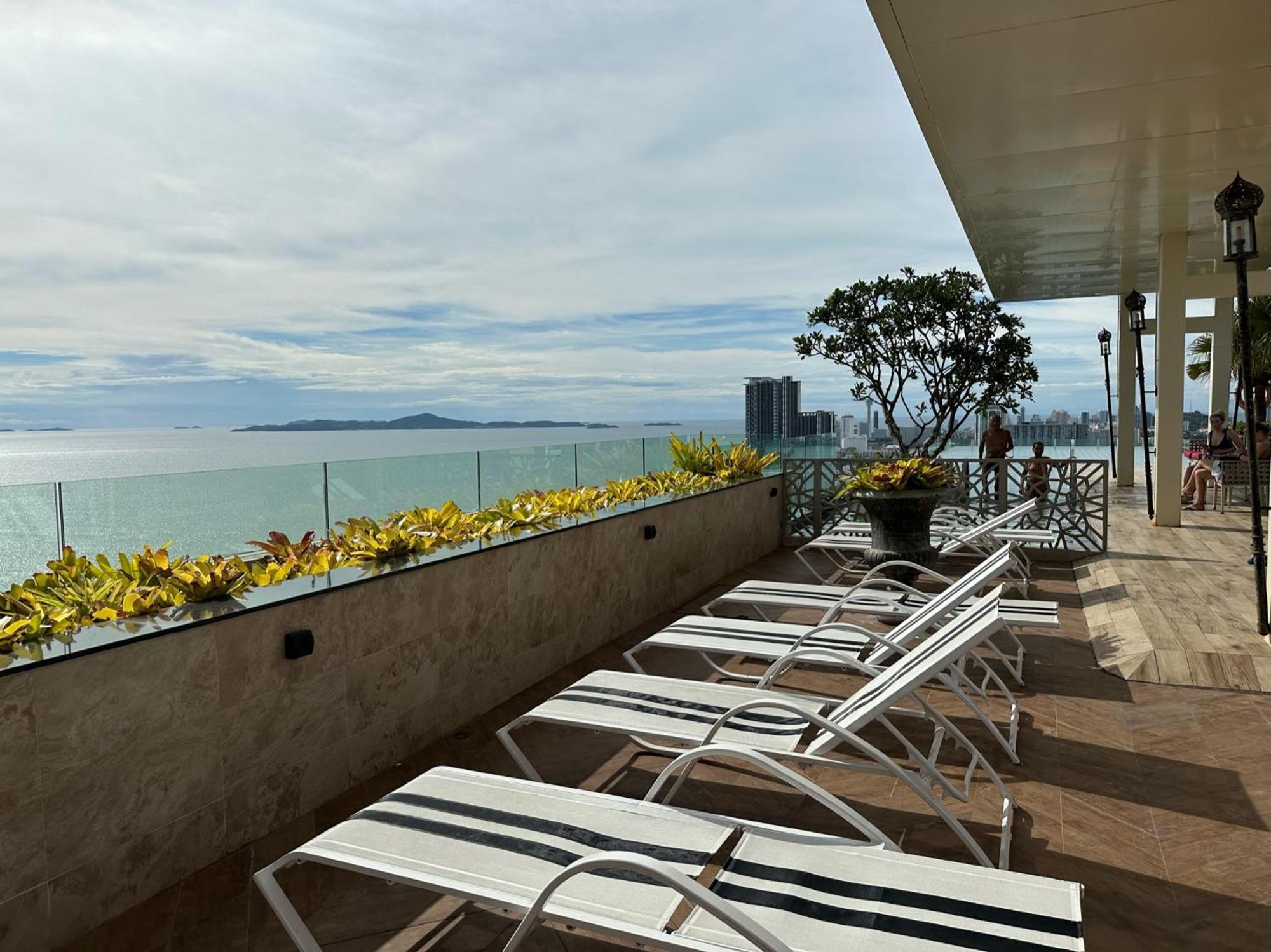 芭提雅高层海景奢华公寓the Riviera Jomtien生香家直达海滩2704 エクステリア 写真